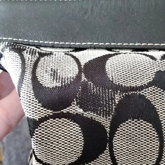 Authentic Coach Shoulder Bag - Picture 4 of 13